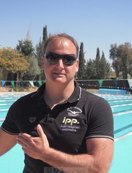 Trainer Christian Brandner Hier sehen Sie den Trainer Christian Brandner am Beckenrand